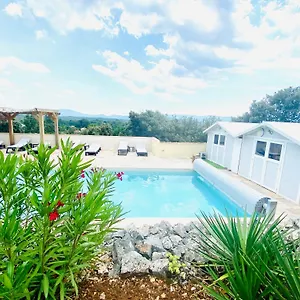 Asunda Spa&sauna, D'hôtes Saint-Maximin